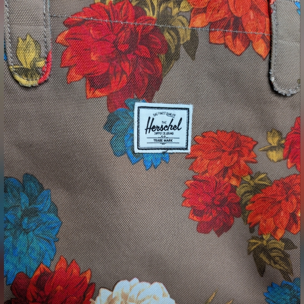 Herschel Floral Zipper Tote Bag - Picture 8 of 13